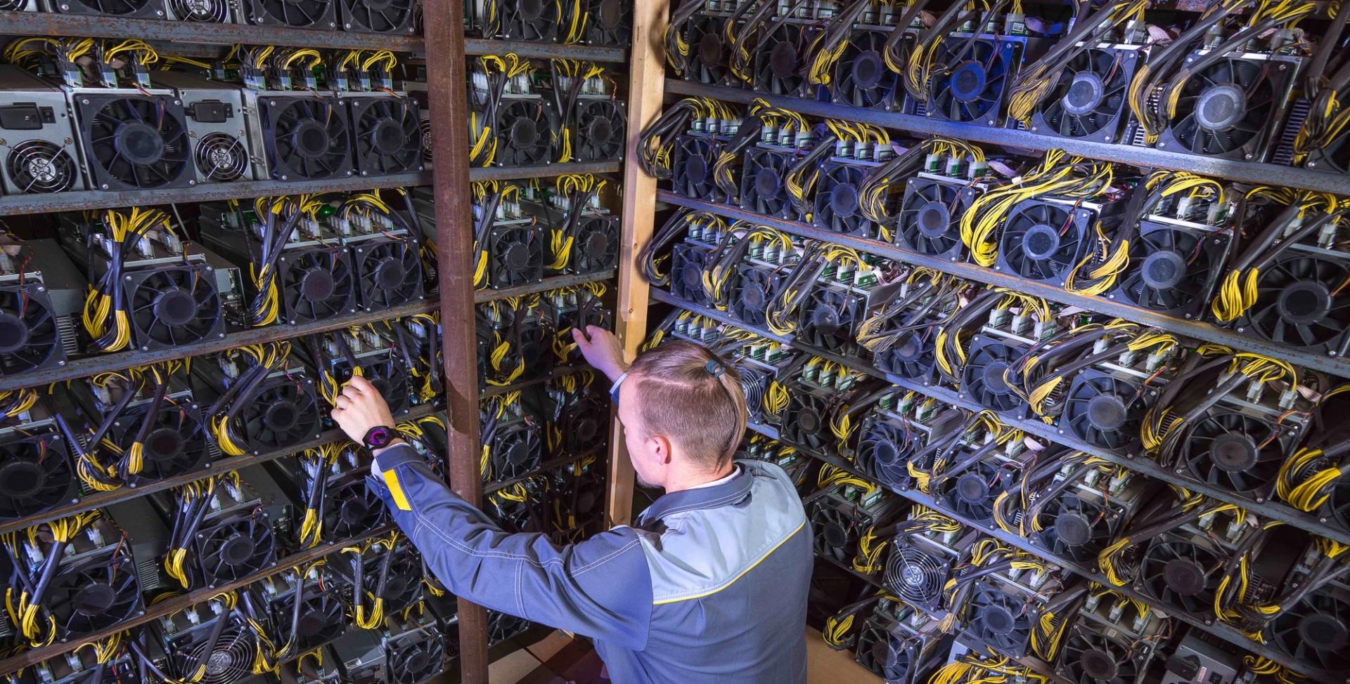 Cipher Digital Shifts Focus from Bitcoin Mining to High-Performance Computing as It Undergoes Rebranding, Leading to a Decline in Share Value