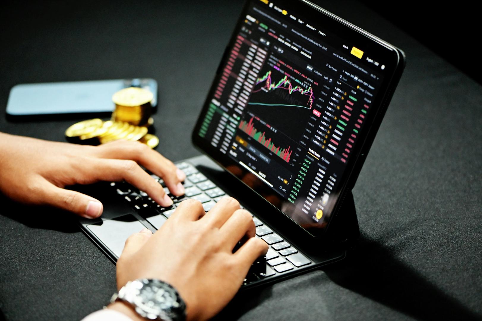 Stability in Bitcoin Amidst Turmoil in Stocks, Bonds, and Oil Markets